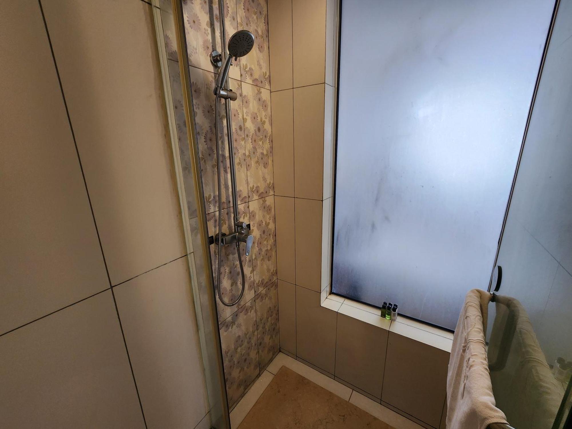 Dmall Hotel Kigali Extérieur photo