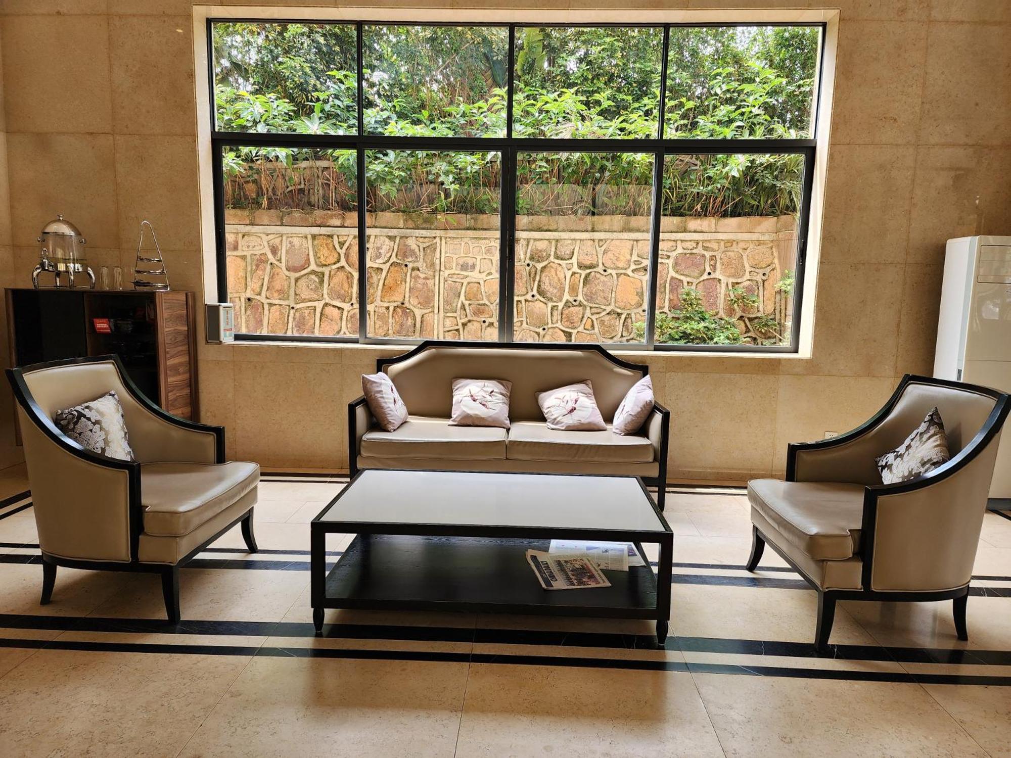 Dmall Hotel Kigali Extérieur photo