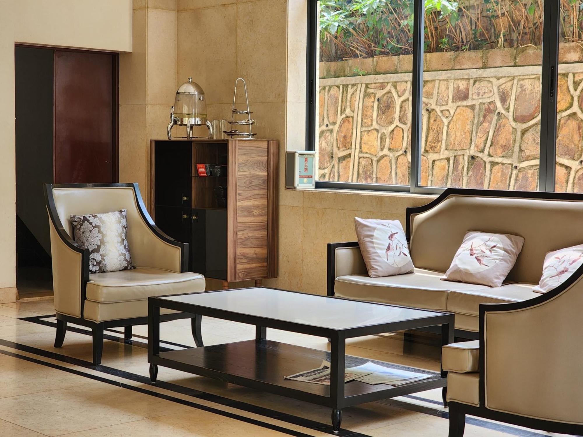 Dmall Hotel Kigali Extérieur photo